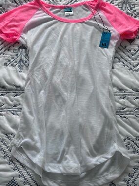Vintage Y2K B Split White and Pink Raglan Short Sleeve Tee